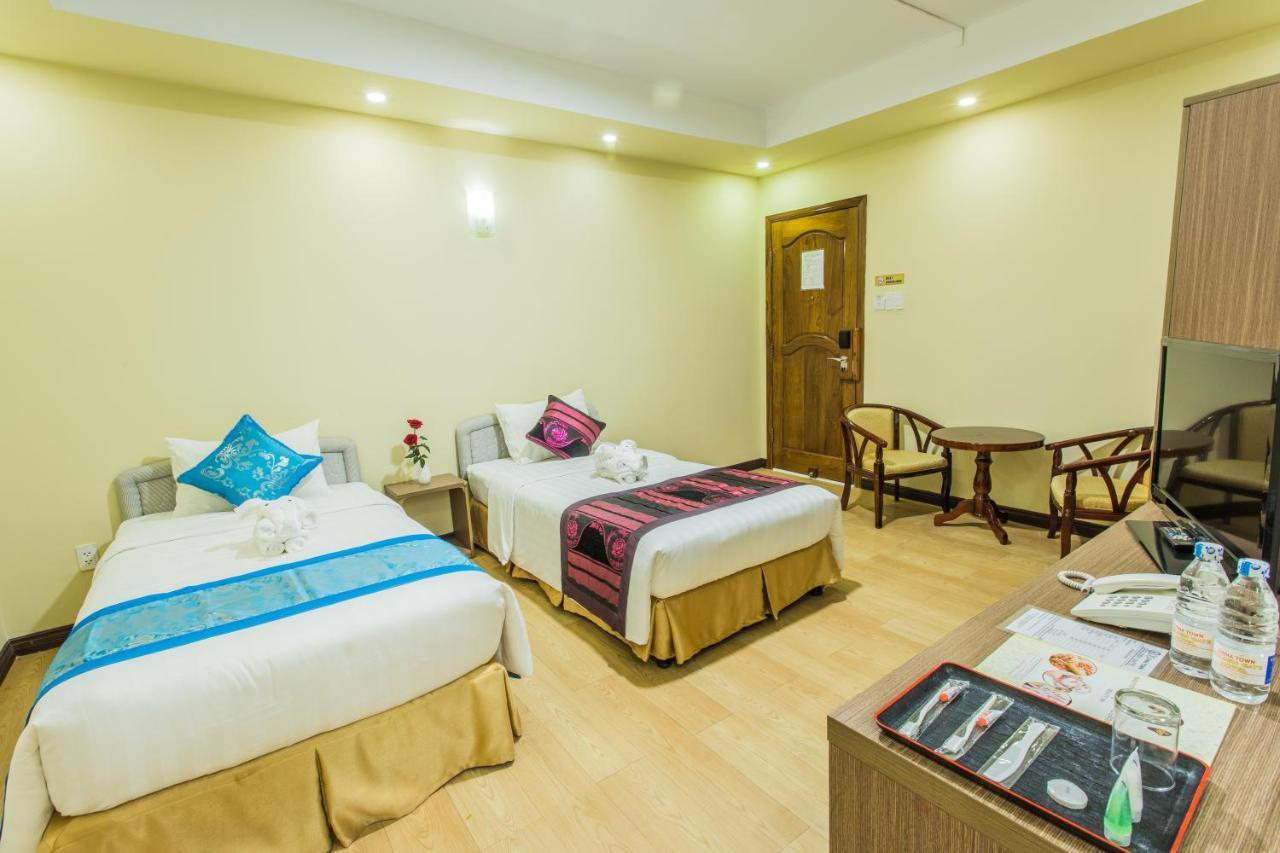 Golden Gate China Town Hotel Yangon Extérieur photo