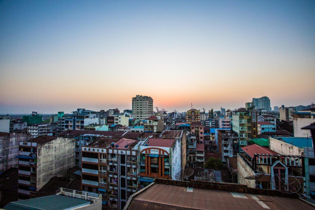Golden Gate China Town Hotel Yangon Extérieur photo